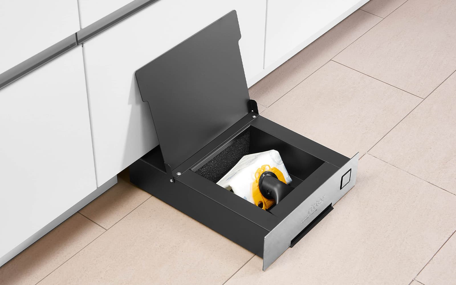 Built-in vacuum cleaner with suction bag when unfolded