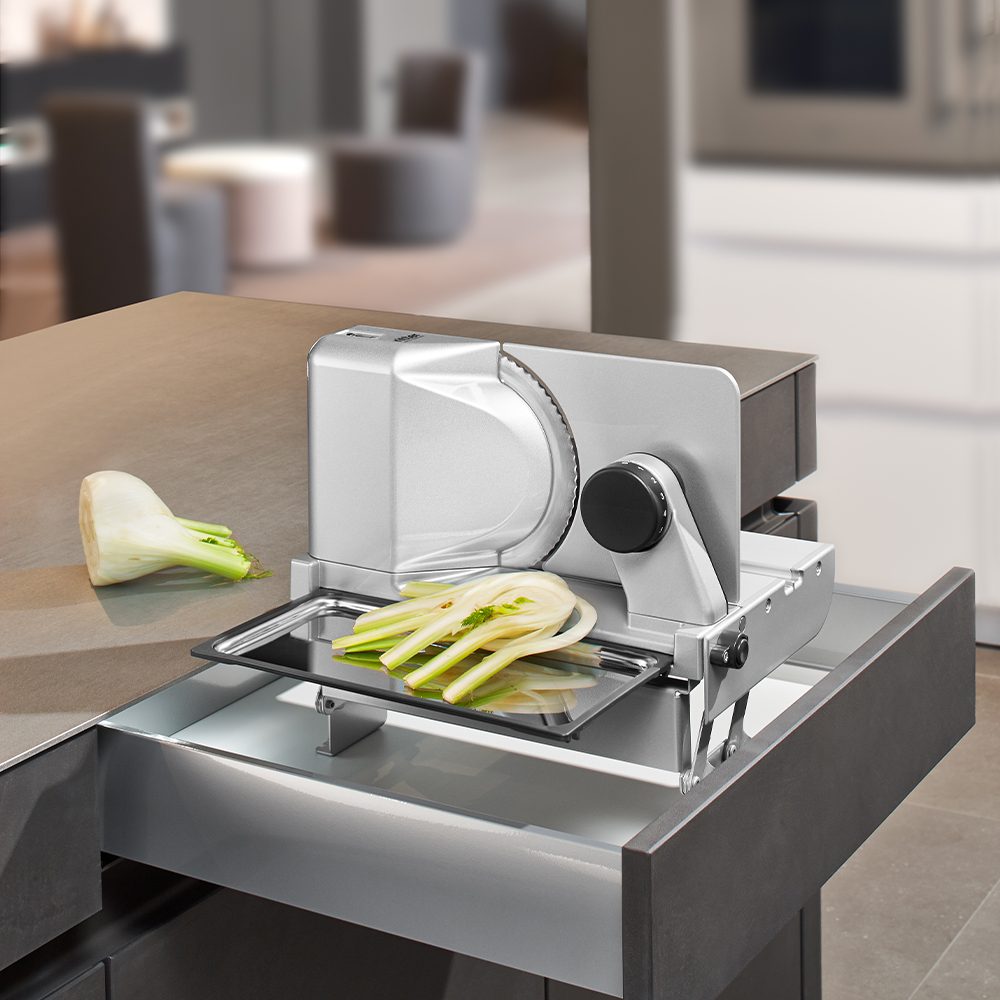 Built-in food slicer BFS 62 SR